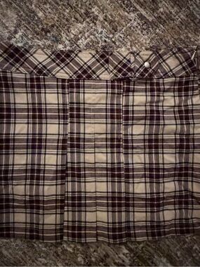 Plaid Pleated Women's Skirt in Cream and Brown size 5